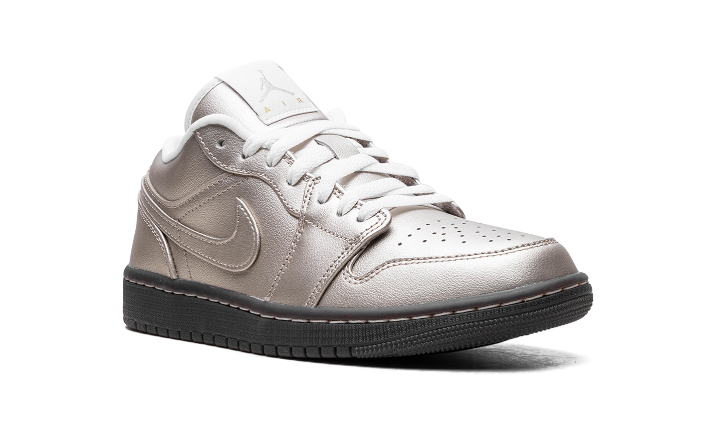 Air Jordan 1 Low SE WMNS "Metallic Zinc"