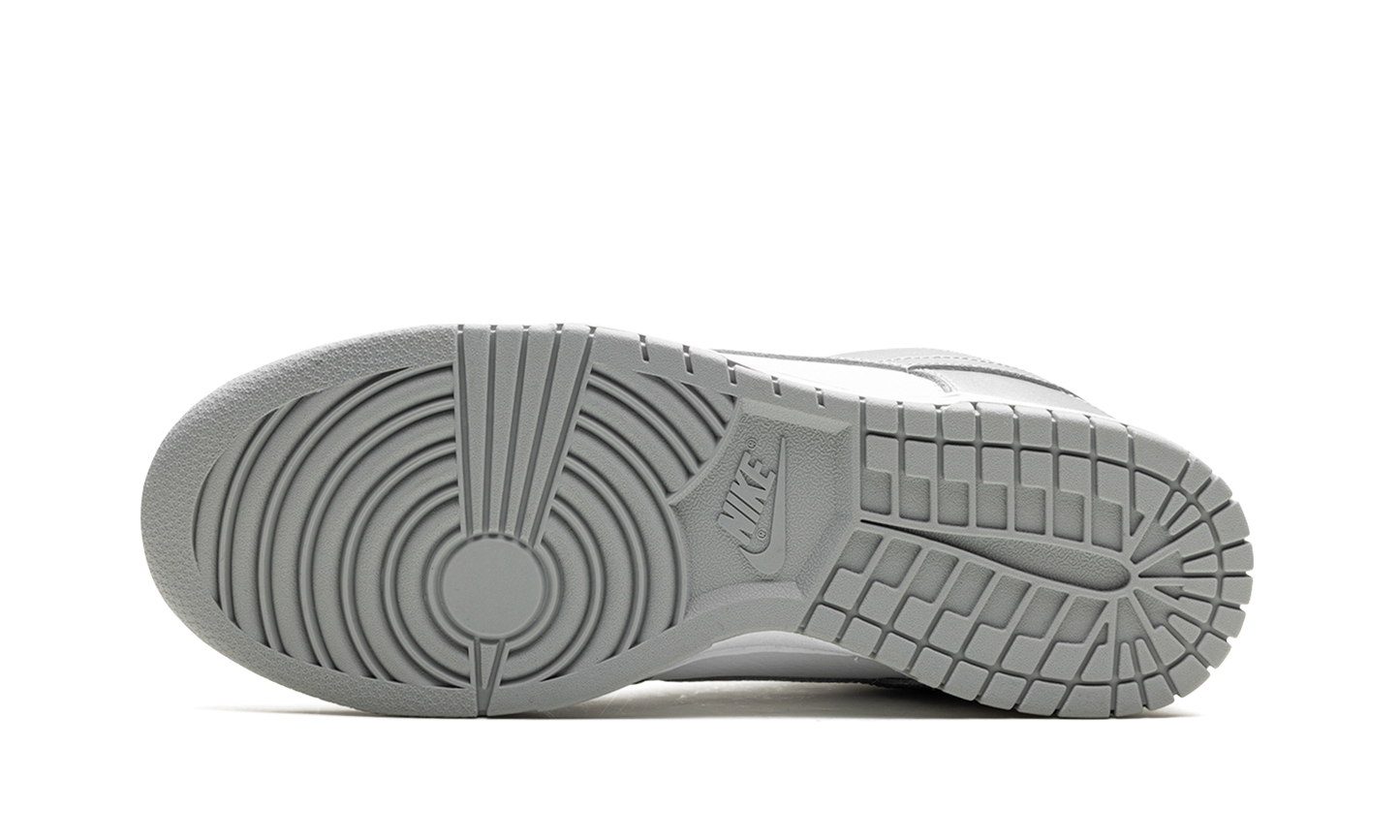 DUNK LOW WMNS "Metallic Silver"