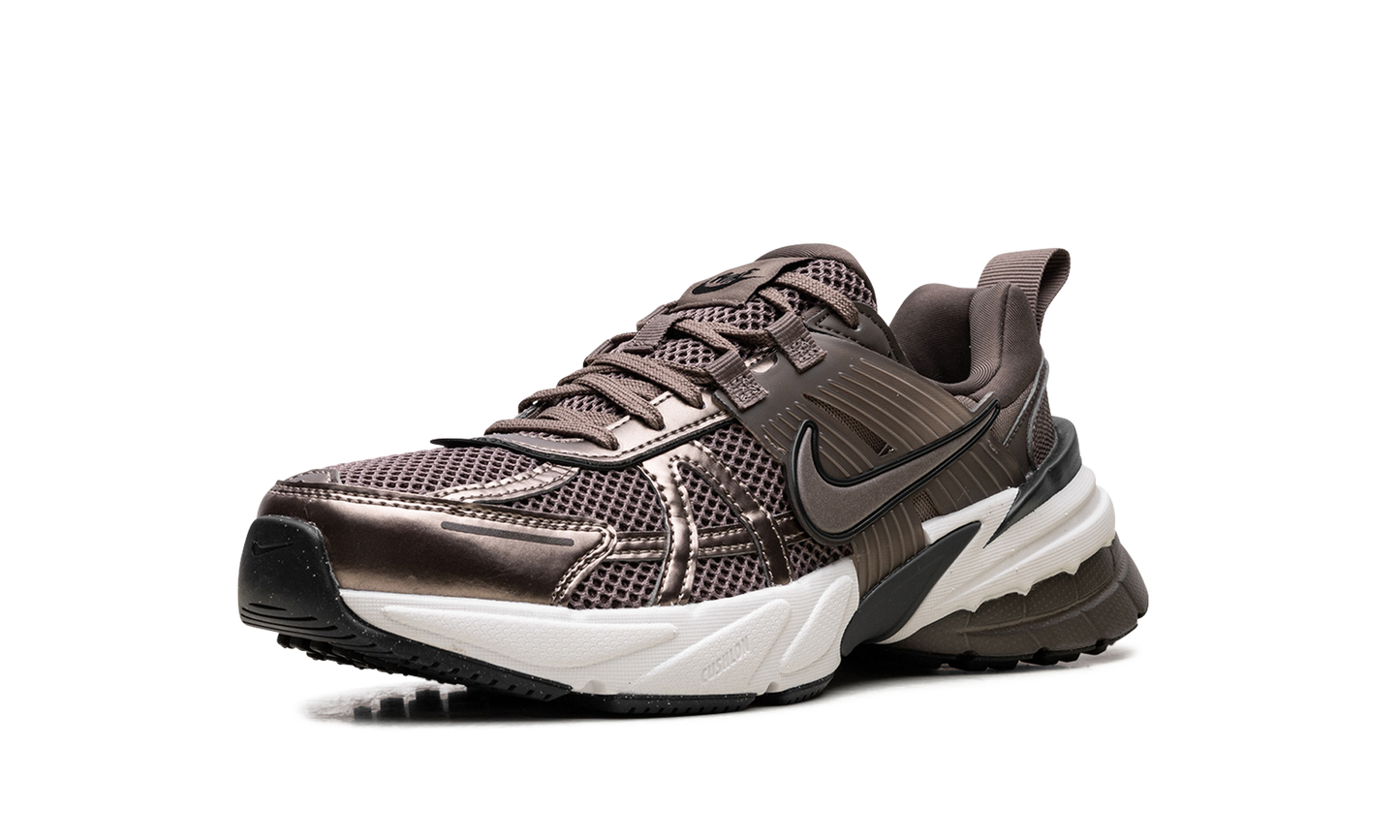 V2K Run WMNS "Mink Brown Ironstone Team Anthracite"