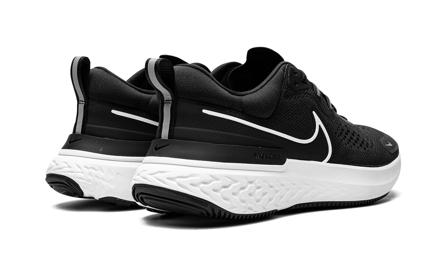 WMNS React Miler 2