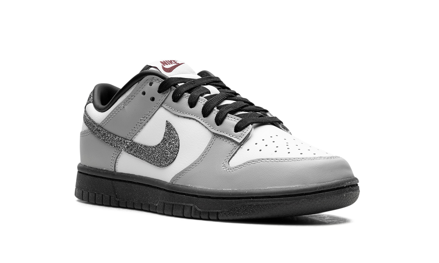Dunk Low LX WMNS "Glitter Swoosh White Light Smoke Grey"