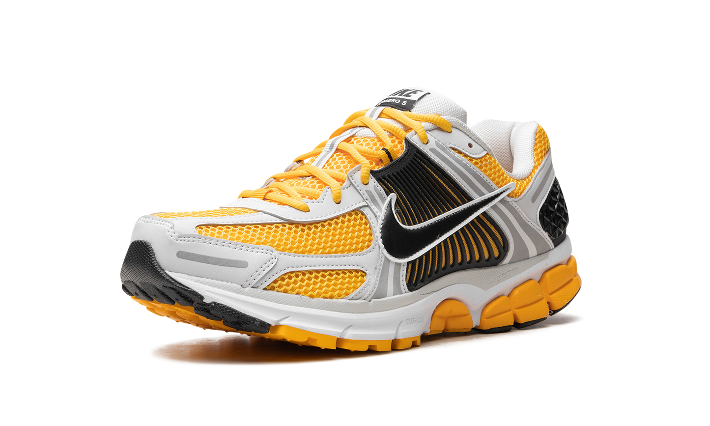 Zoom Vomero 5 "University Gold'"