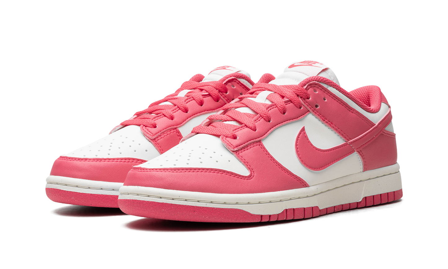 Nike Dunk Low. WMNS "Pink"