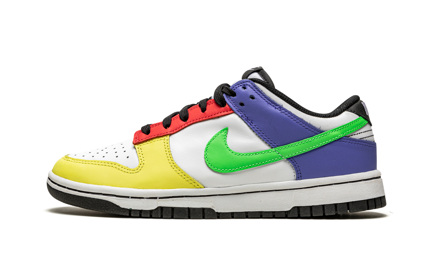 DUNK LOW WMNS "Green Strike"