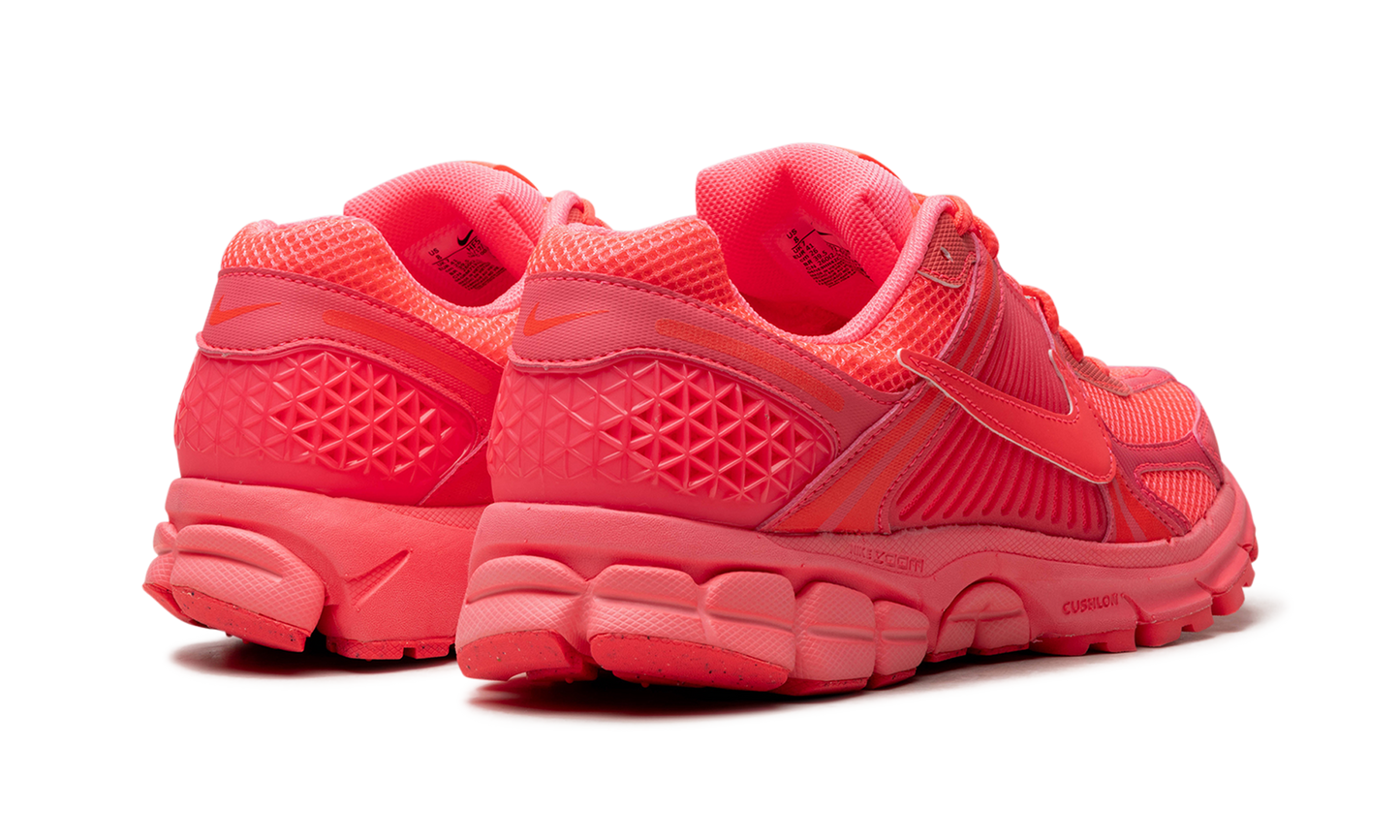 Zoom Vomero 5 "Hot Punch"