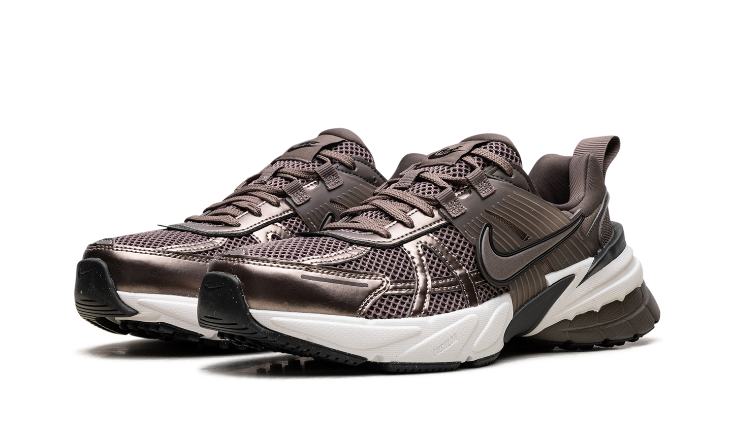V2K Run WMNS "Mink Brown Ironstone Team Anthracite"