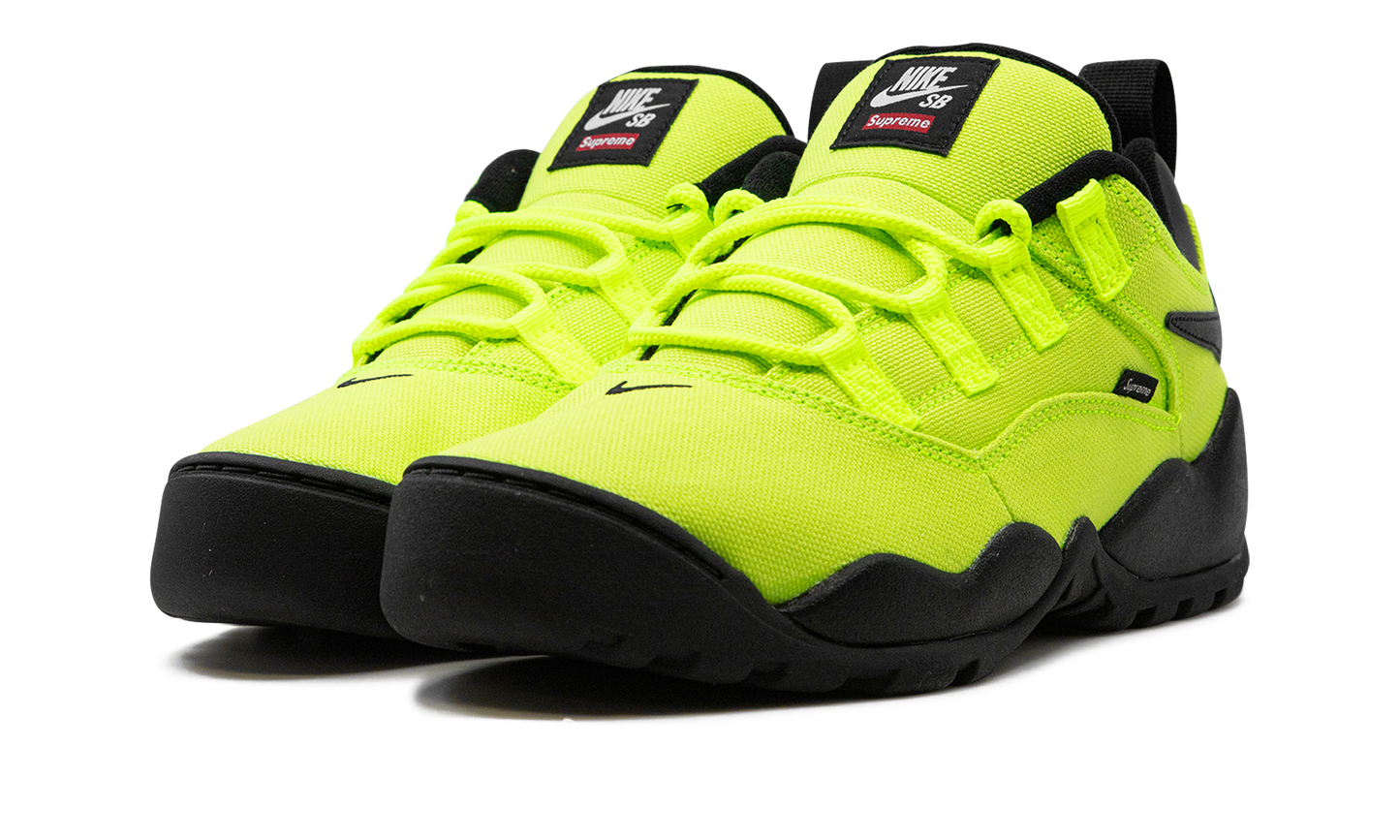 SB Darwin Low "Supreme - Volt"