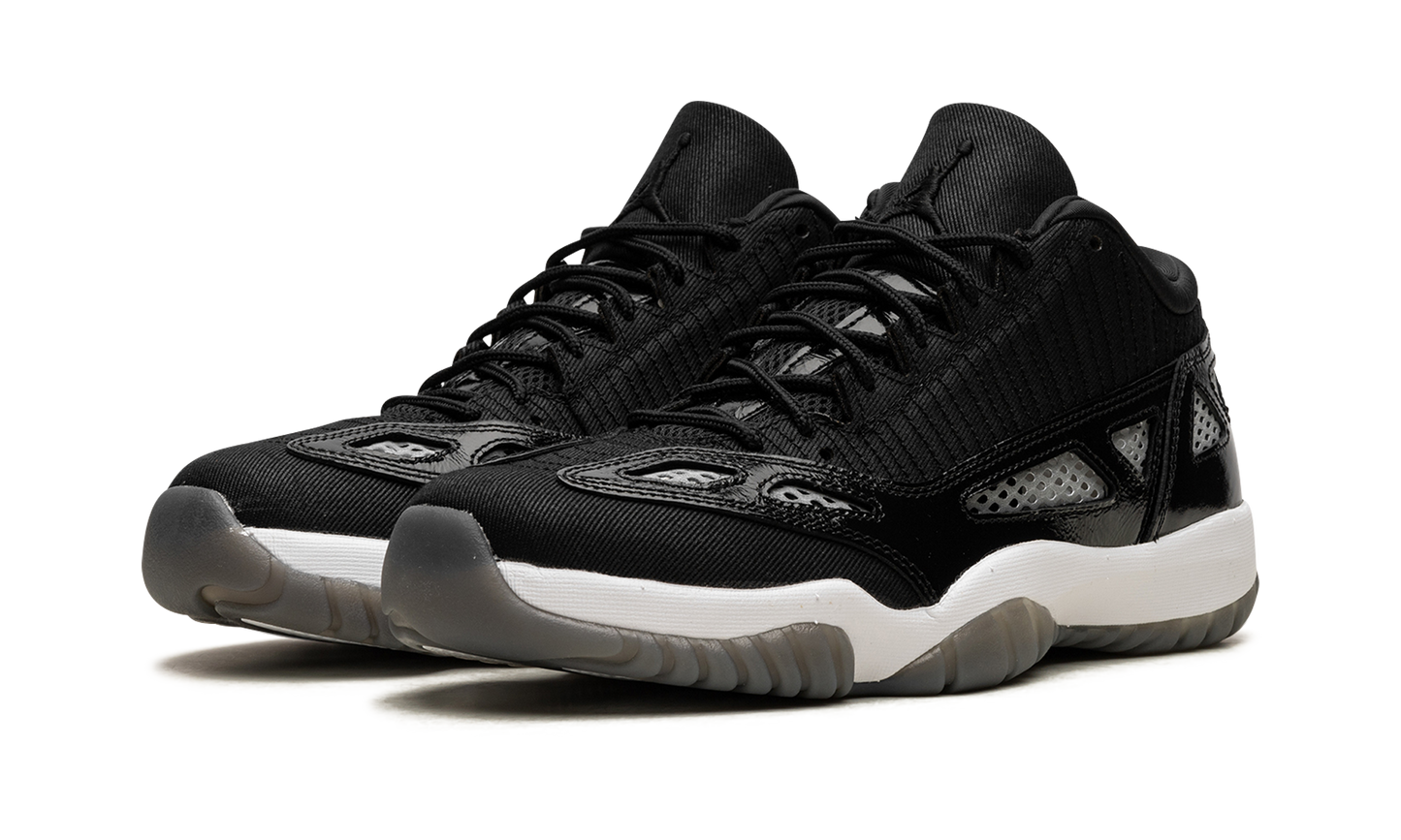Air Jordan 11 Low IE "Black/White"
