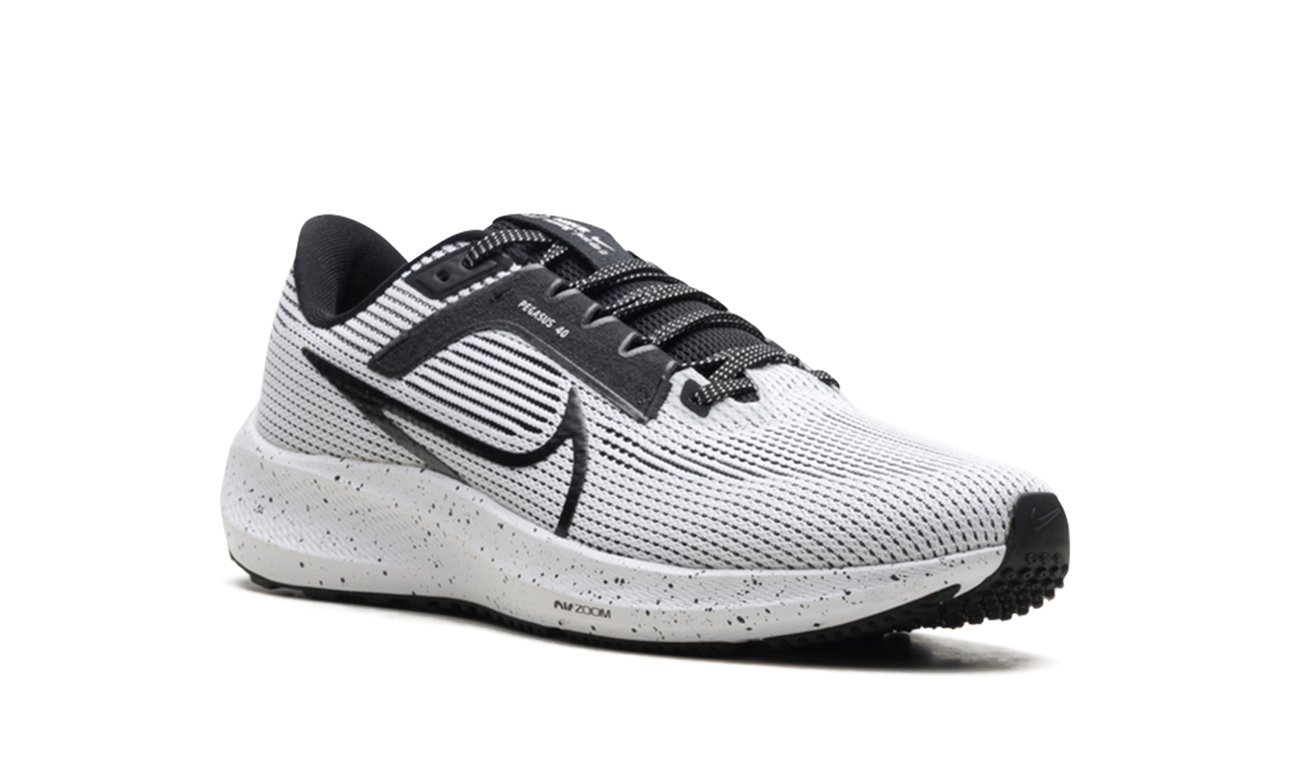 Air Zoom Pegasus 40 WMNS "White Black"