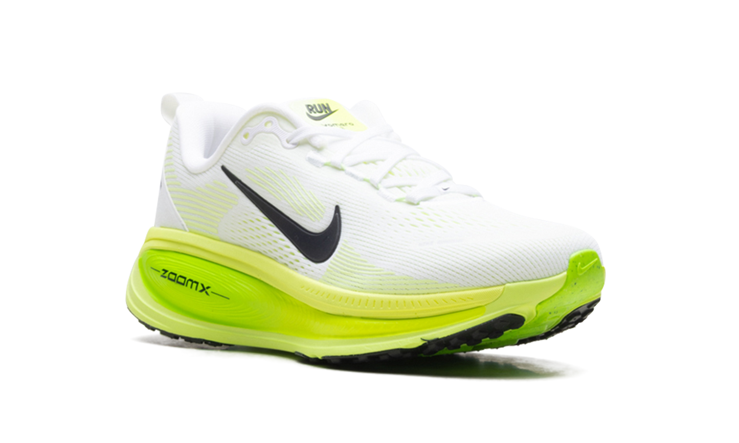 Vomero 18 WMNS "ELECTRIC GREEN"