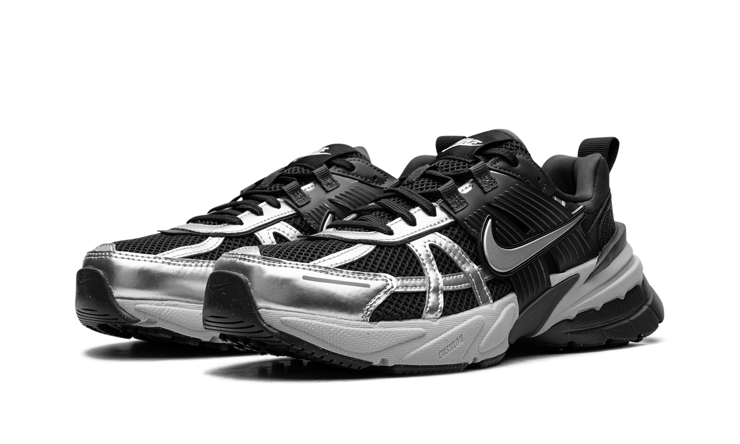 V2K Run WMNS "Black Metallic Silver"
