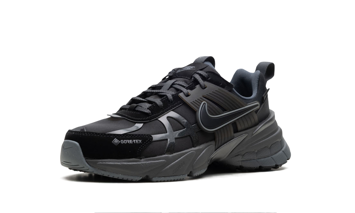 V2K Run WMNS "Gore-Tex Black Iron Grey"