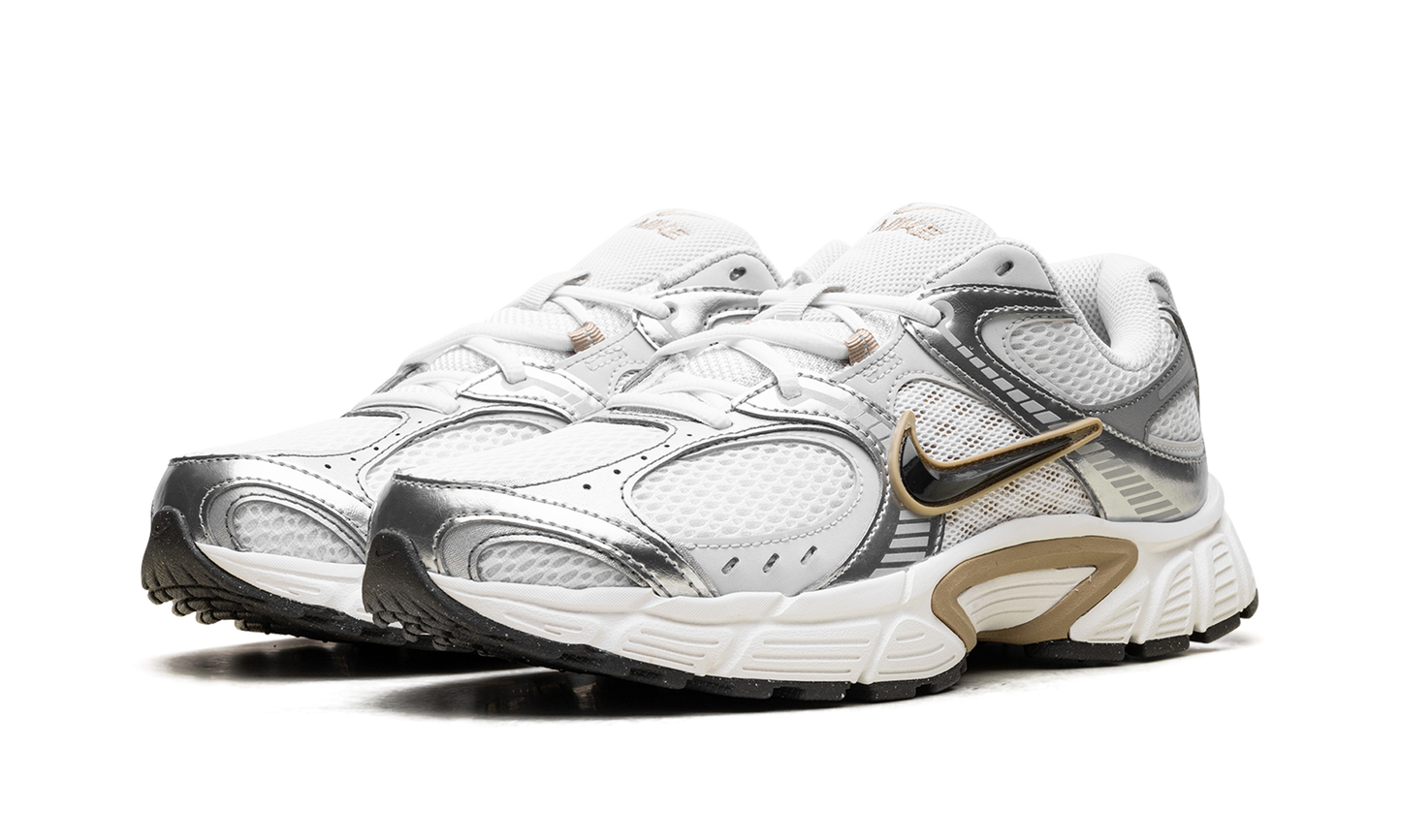 V5 RNR "Parachute Beige Metallic Pewter"
