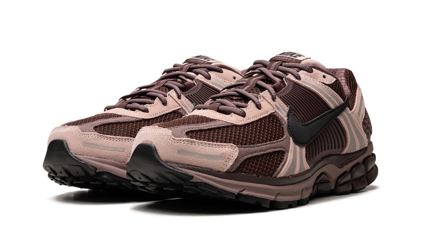 ZOOM VOMERO 5 WMNS "Plum Eclipse"