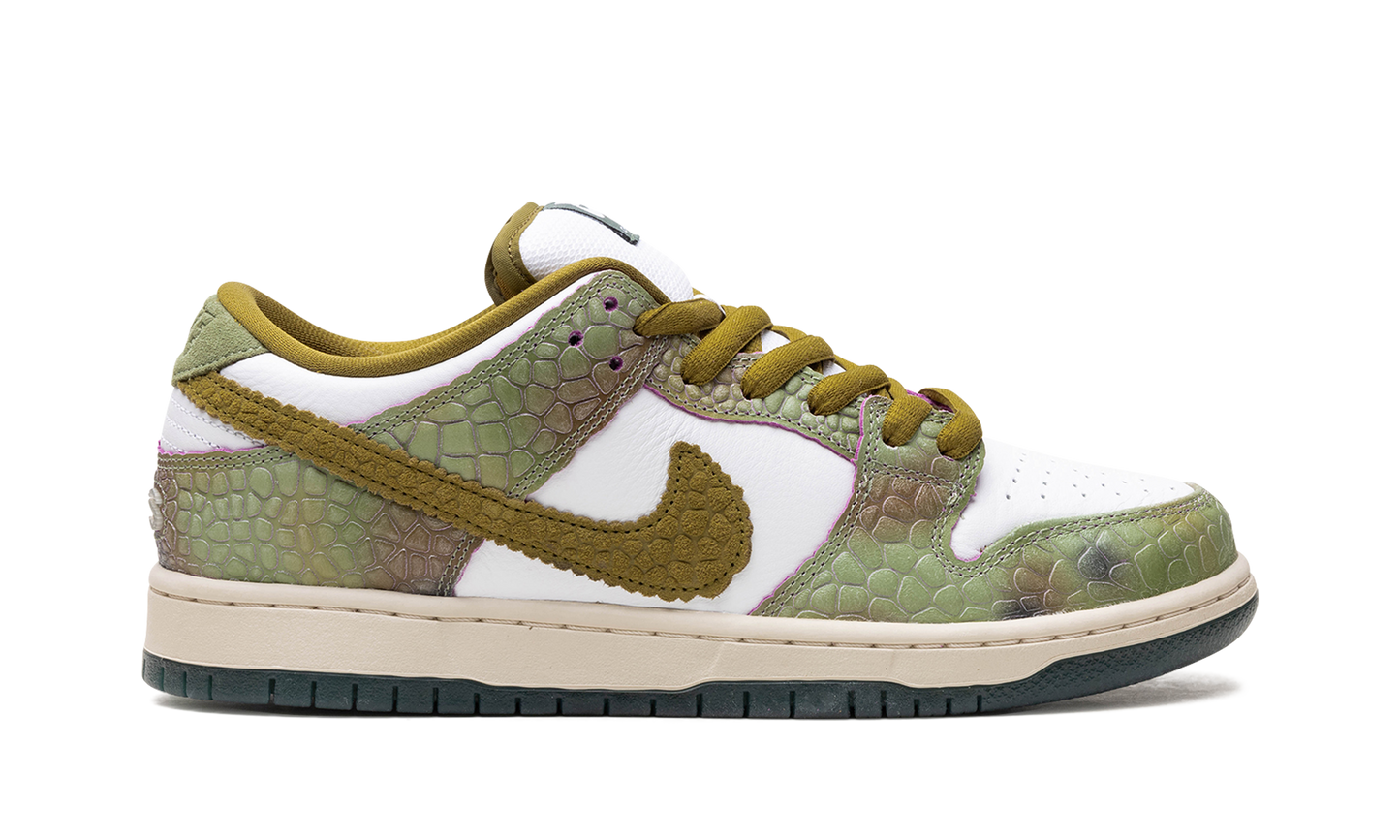 SB Dunk Low "Alexis Sablone - Chameleon"