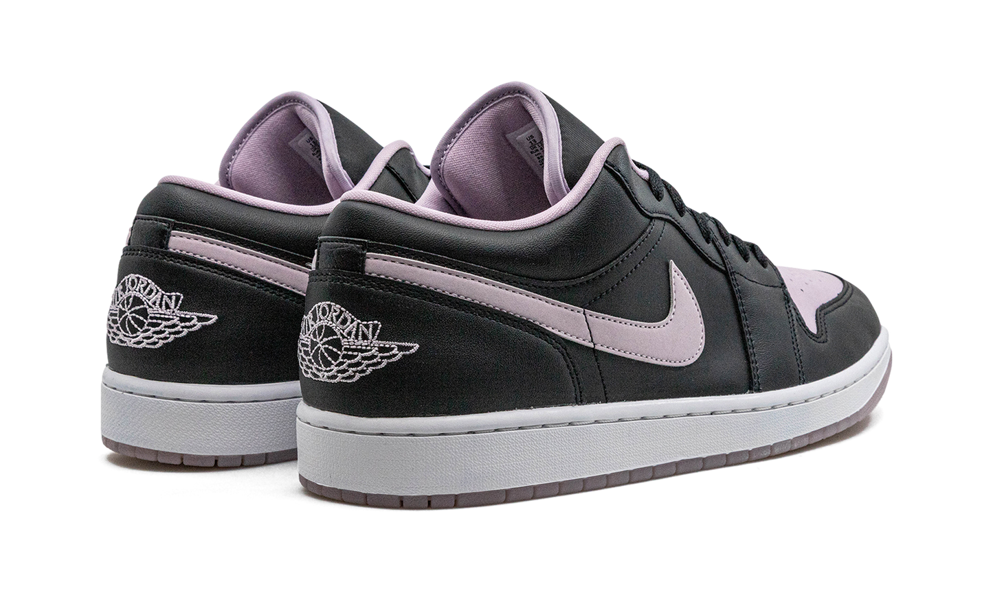 Jordan 1 Low SE "Iced Lilac"