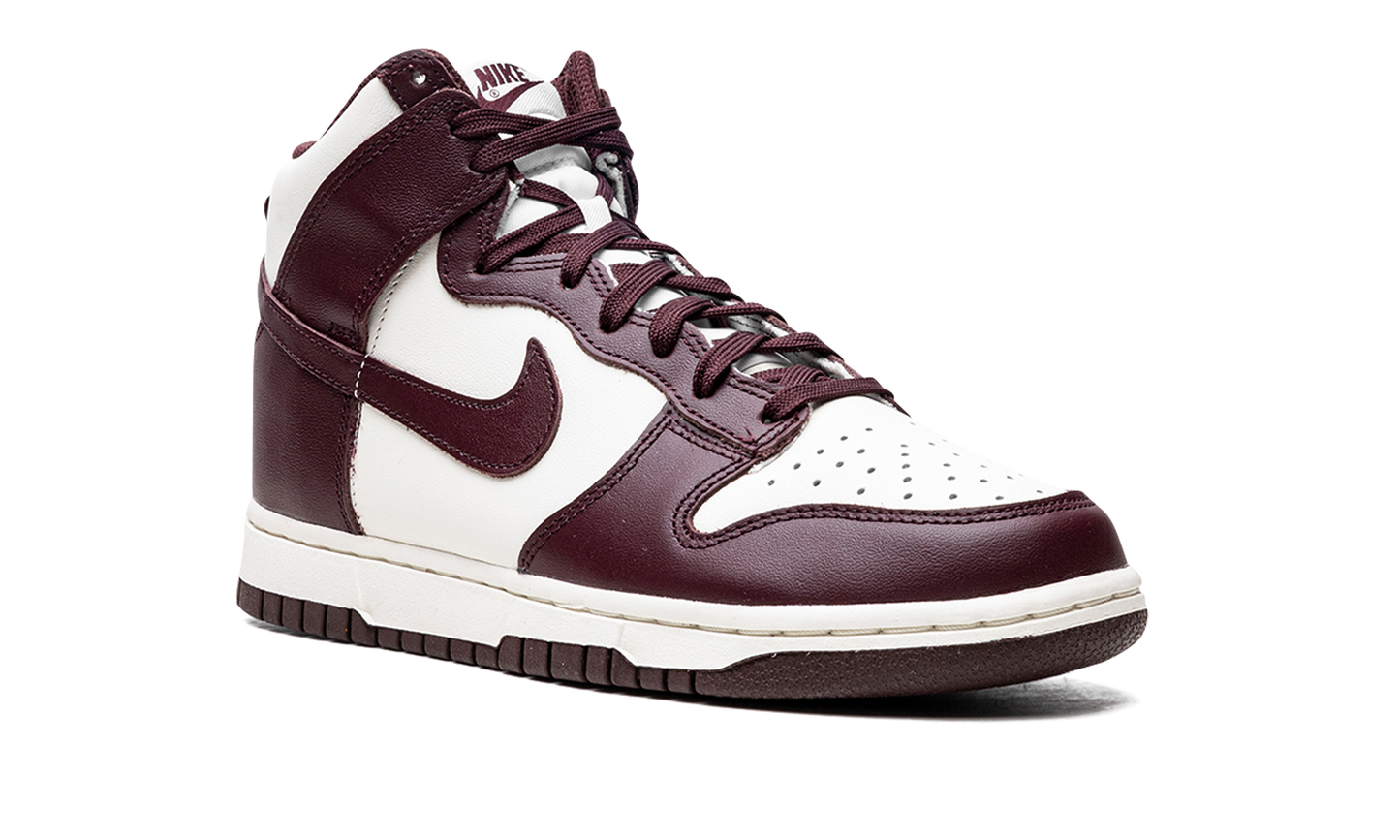 DUNK HIGH WMNS "Burgundy Crush"