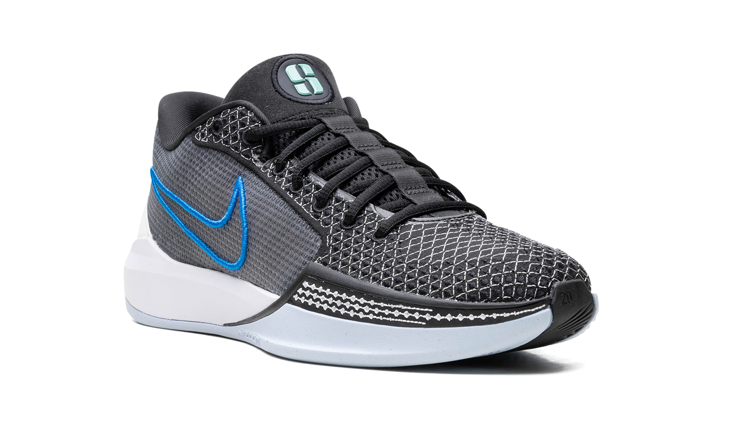 Sabrina 1 "Family Bonds"