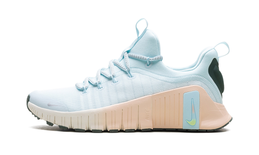 Free Metcon 6 Premium WMNS "Glacier Blue Washed Coral Vintage Green Metallic Silver"