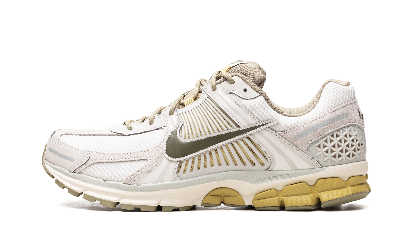Zoom Vomero 5 "Light Bone/Medium Olive"
