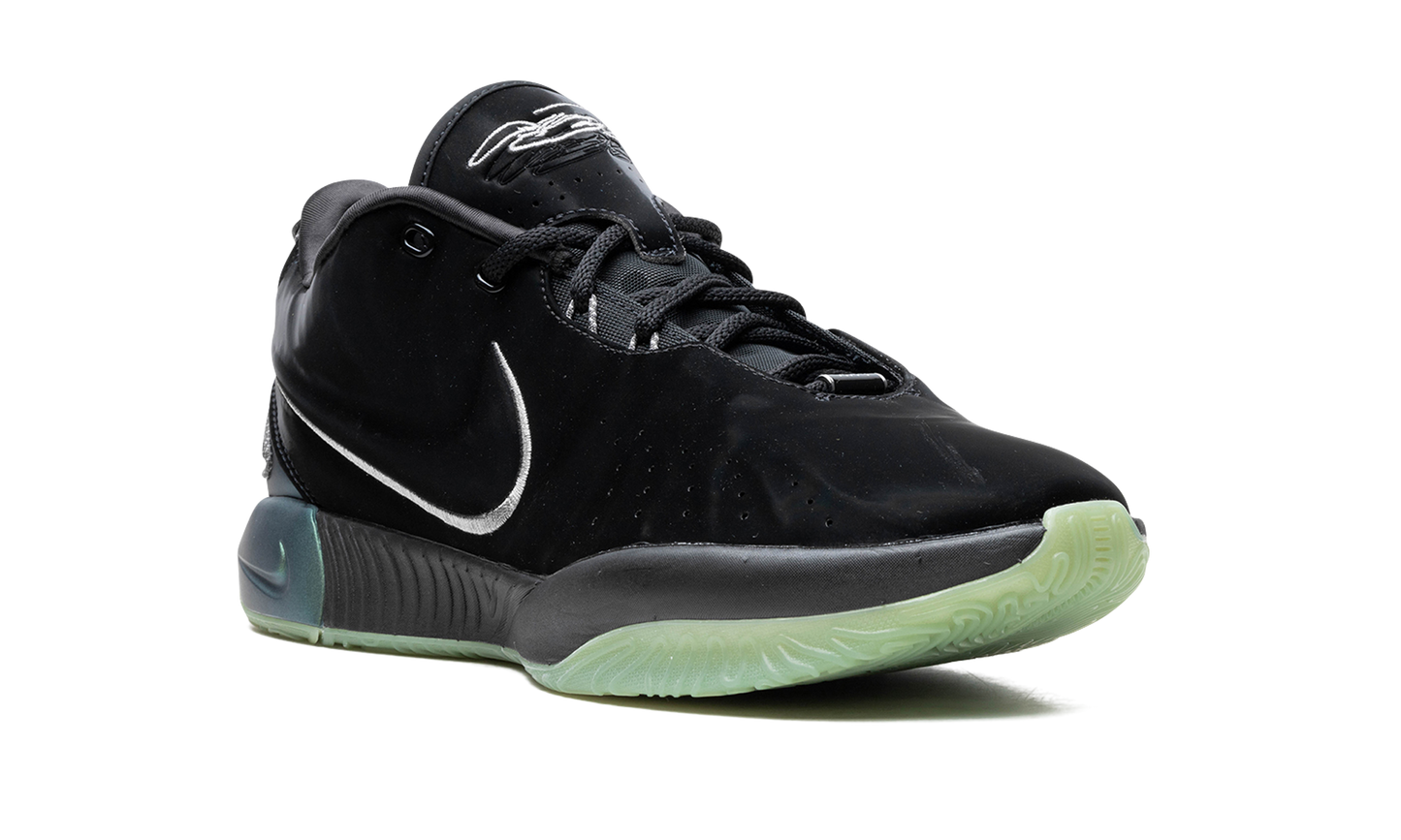 LeBron 21 "Tahitian"