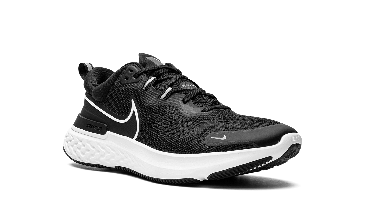 WMNS React Miler 2
