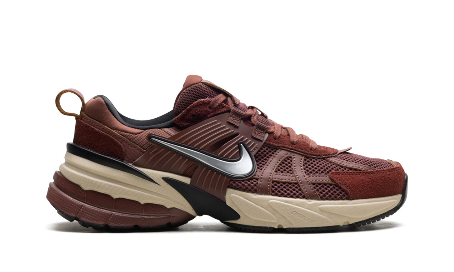 V2K Run WMNS "Red Sepia Dark Pony"