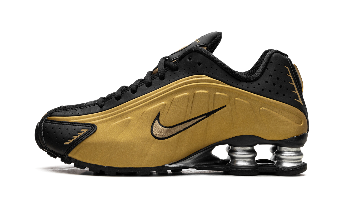 Shox R4 WMNS "Black / Metallic Gold"