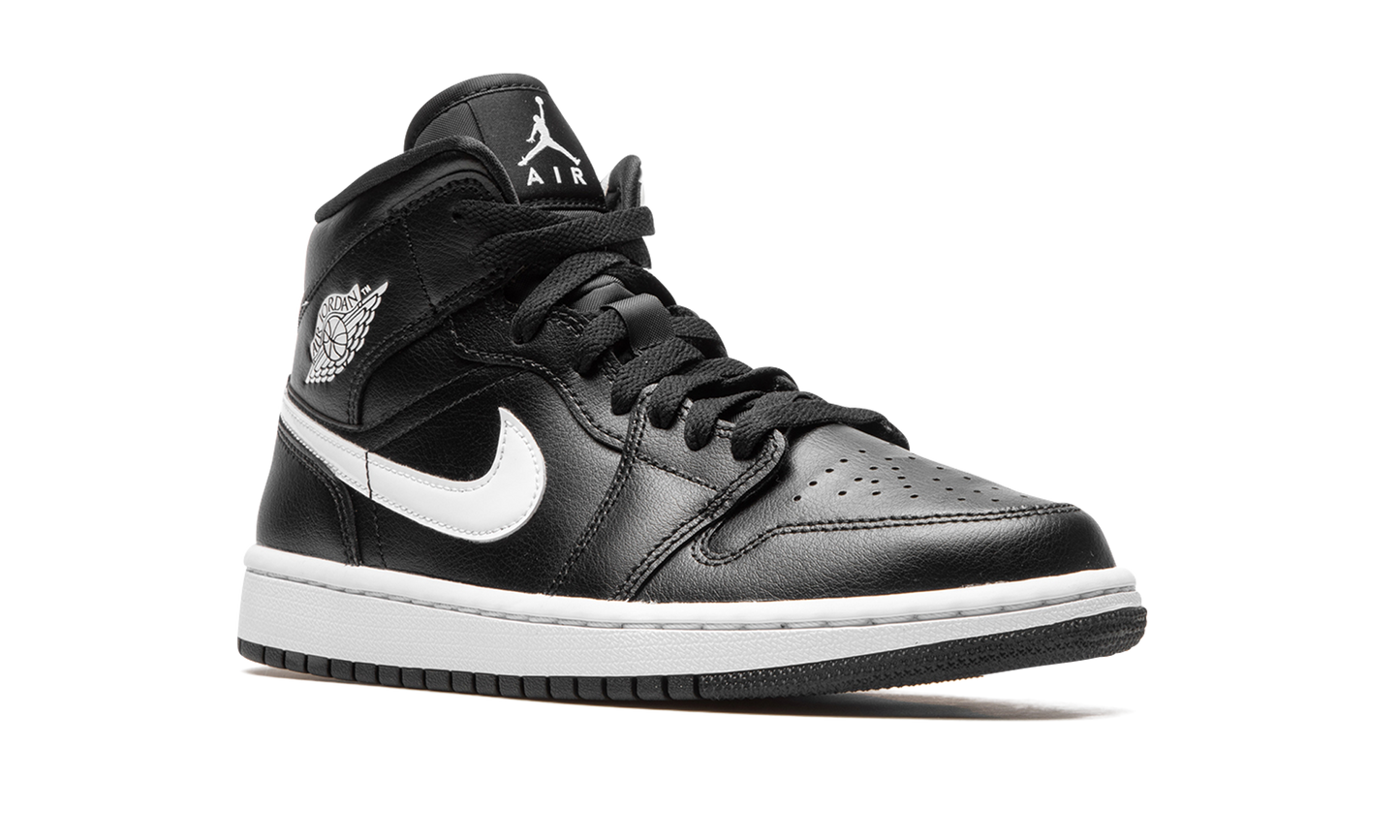 AIR JORDAN 1 MID WMNS "Black / White"