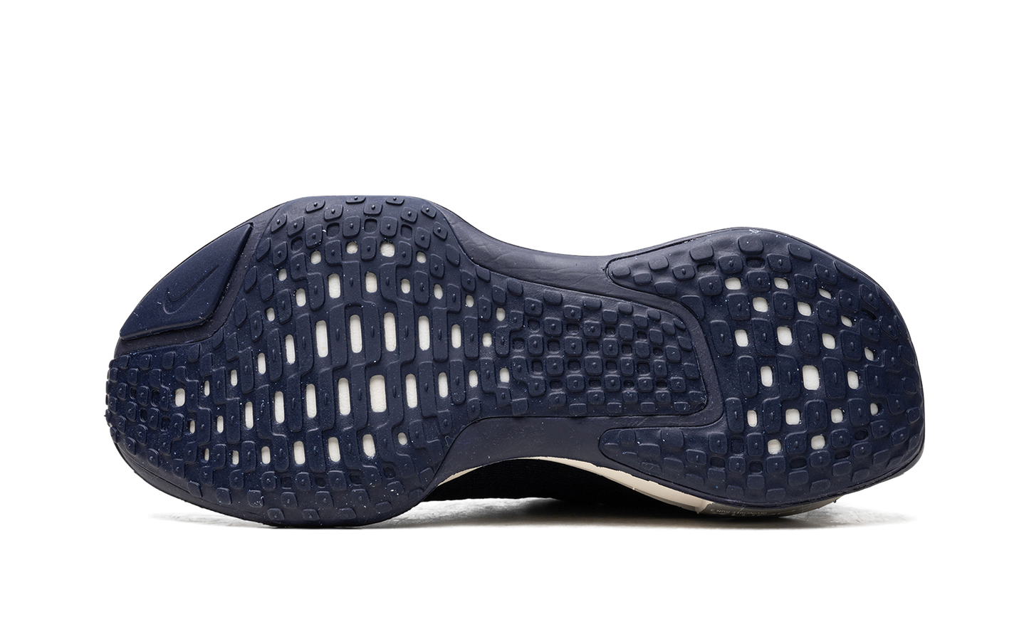ZoomX Invincible Run 3 "College Navy"