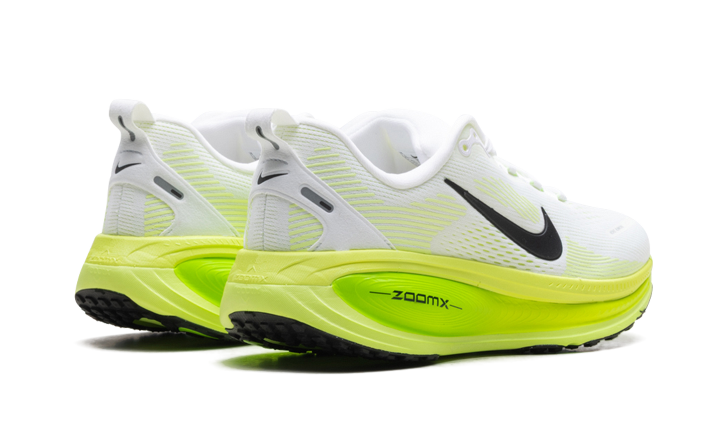 Vomero 18 WMNS "ELECTRIC GREEN"