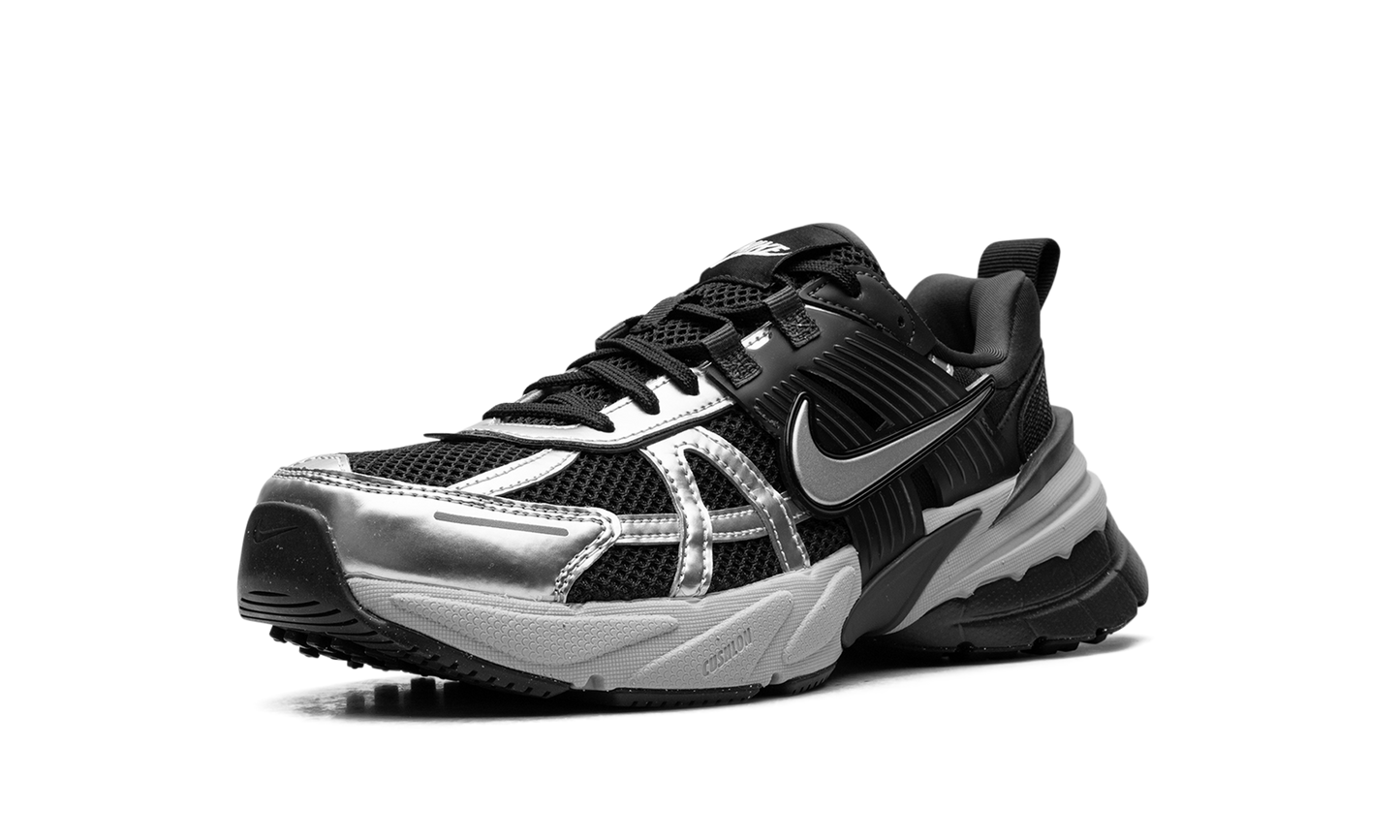 V2K Run WMNS "Black Metallic Silver"