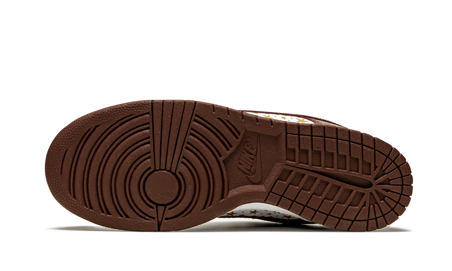 SB Dunk Low "Supreme - Stars - Barkroot Brown"