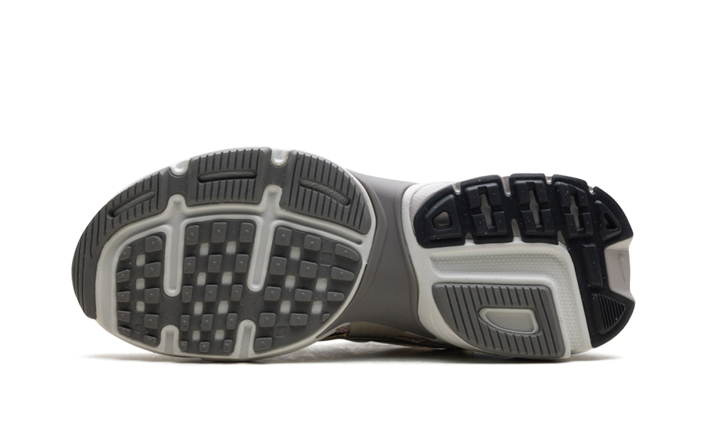 V2K Run WMNS "Particle Beige College Grey Light Bone"