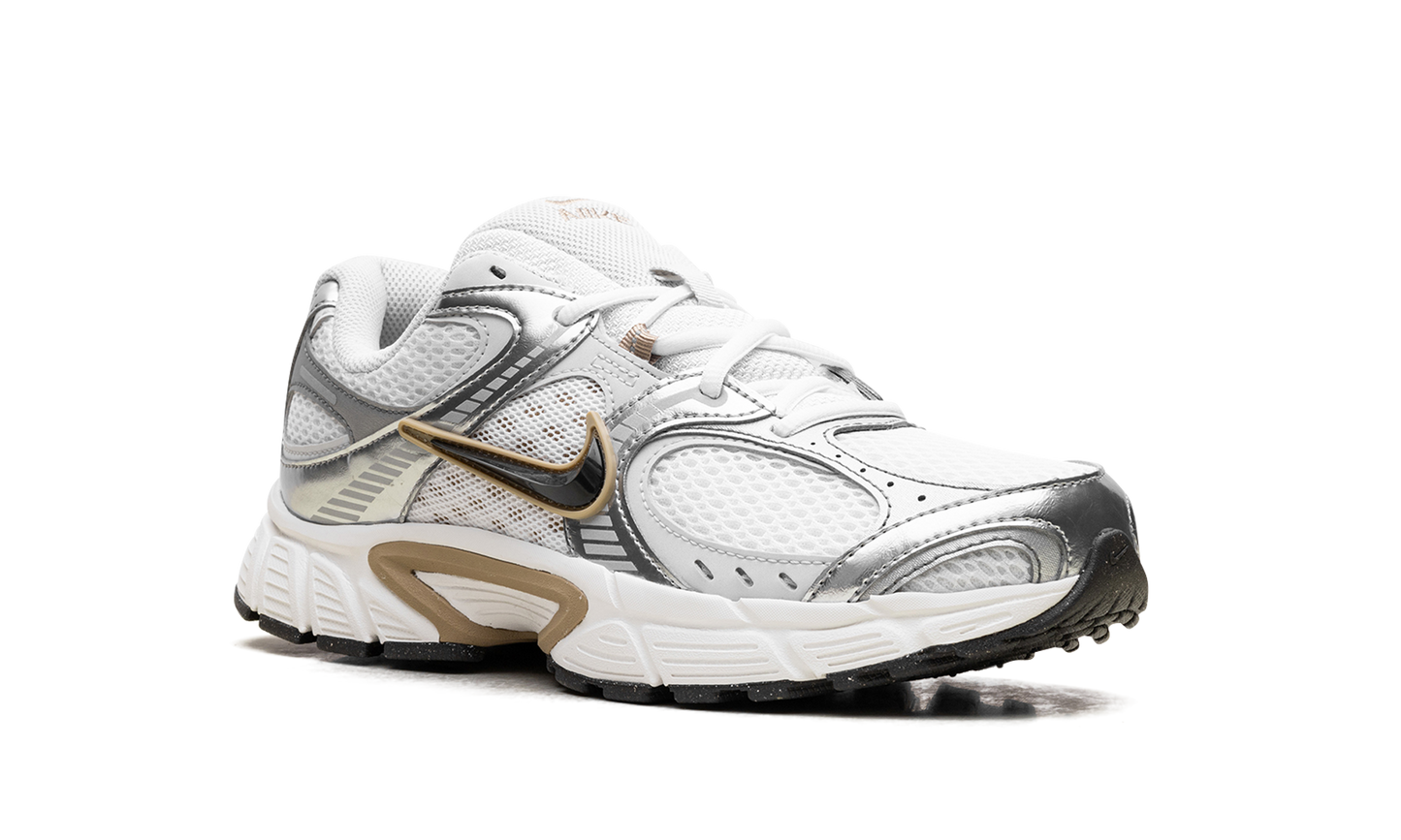 V5 RNR "Parachute Beige Metallic Pewter"