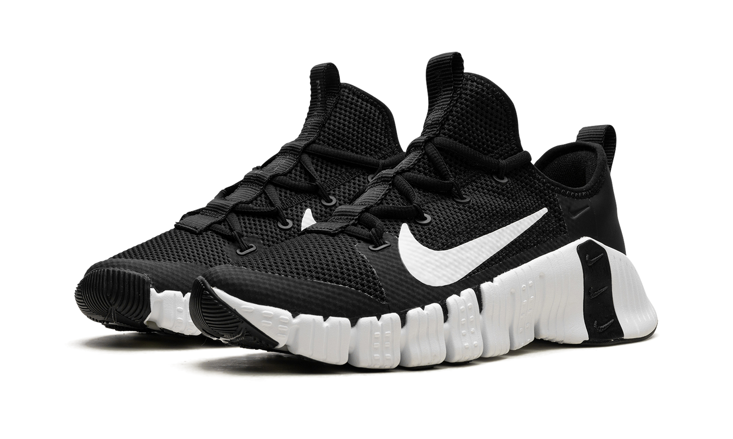 FREE METCON 3 WMNS "Black / White"