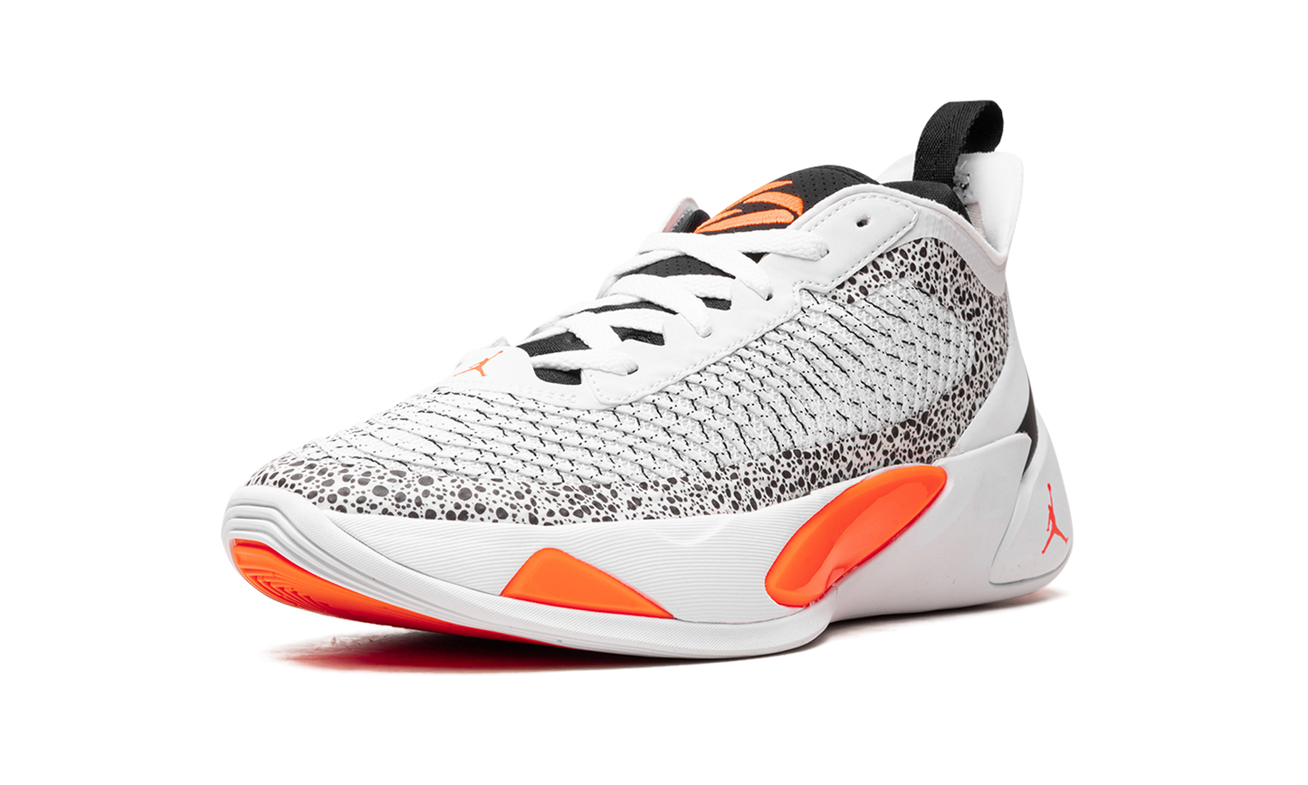 Jordan Luka 1 "The Pitch"