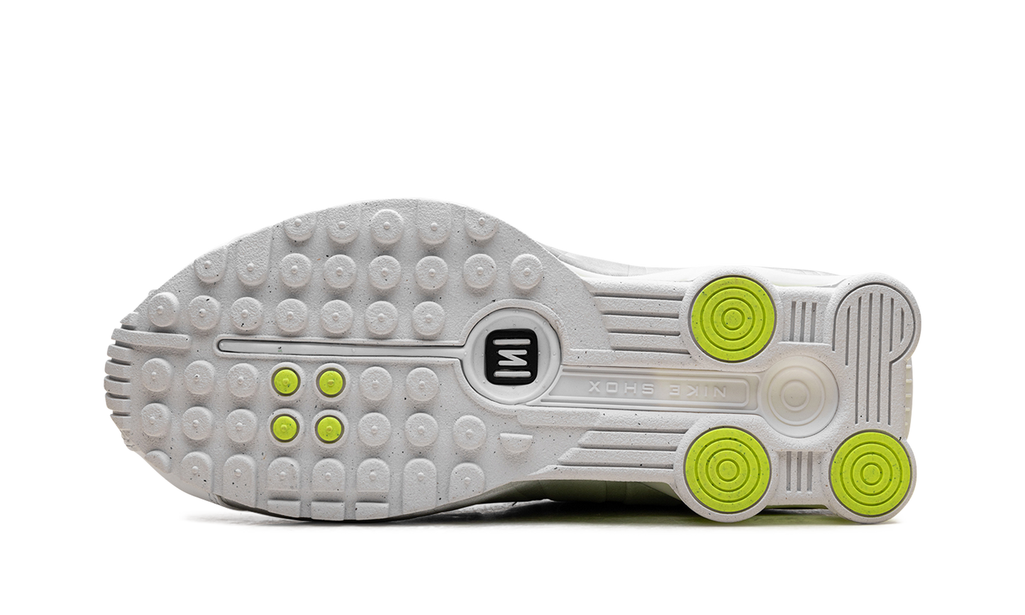 Shox R4 WMNS "White Metallic Silver Volt"