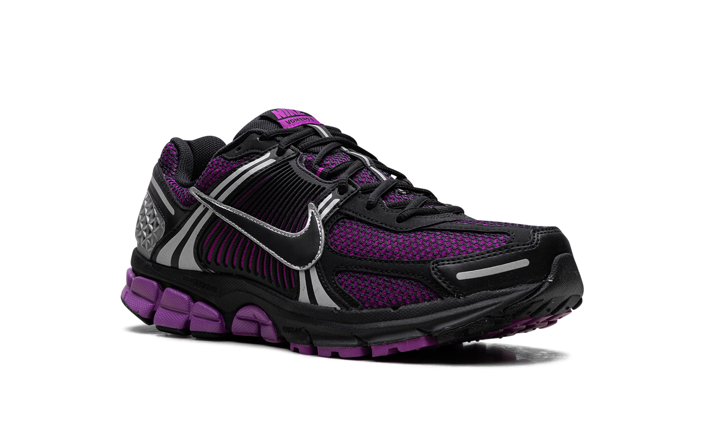 Zoom Vomero 5 "Black Vivid Purple"