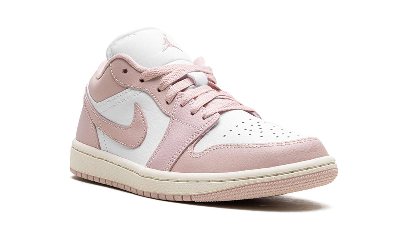 Jordan 1 Low WMNS "Pink Oxford"