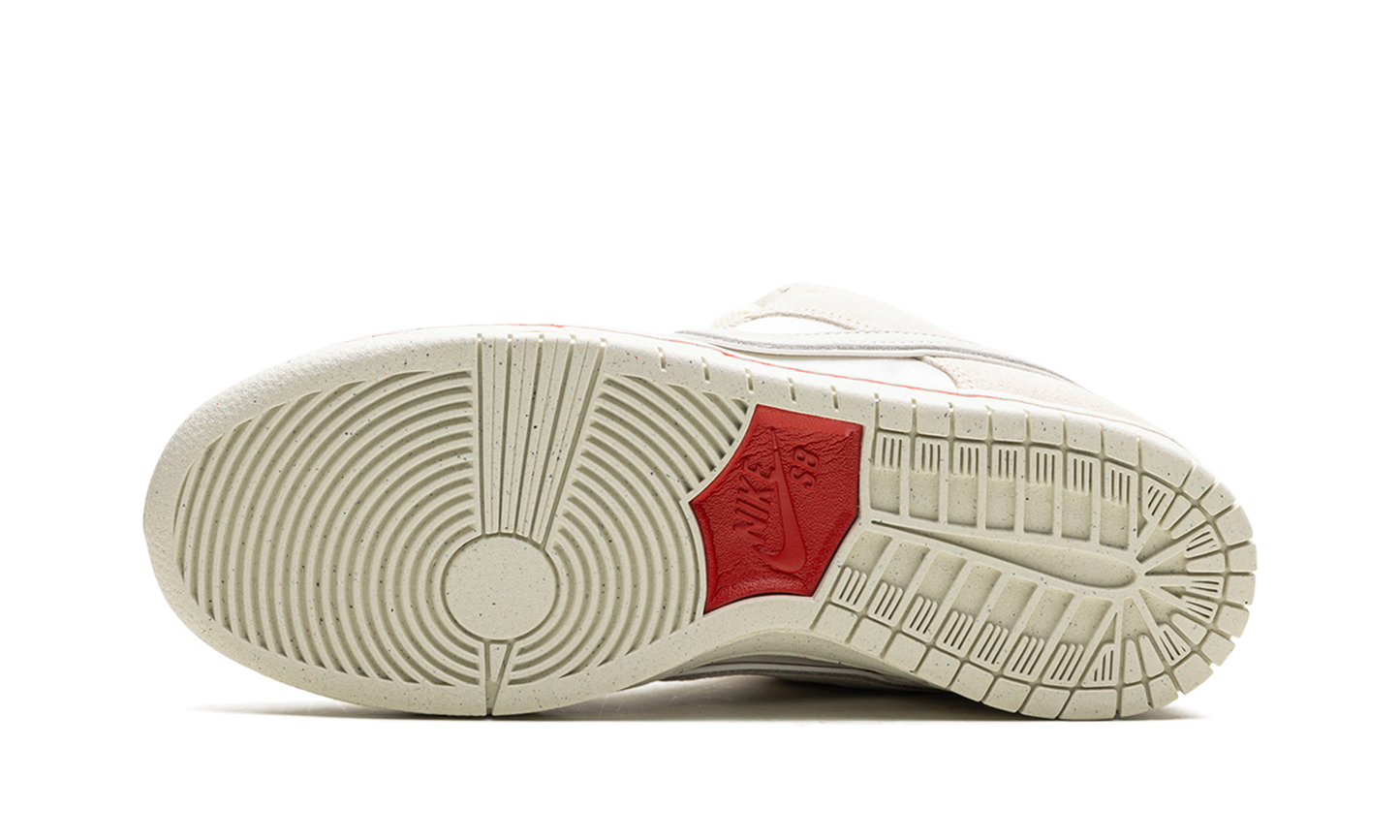 SB Dunk Low "Valentine's Day - Low Love Found"