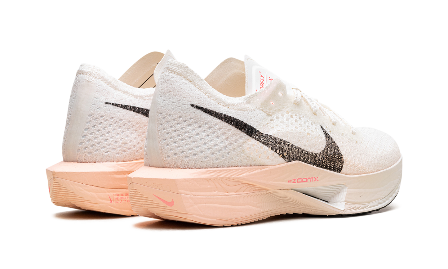ZoomX Invincible Run 3 WMNS "Sail Guava Ice"
