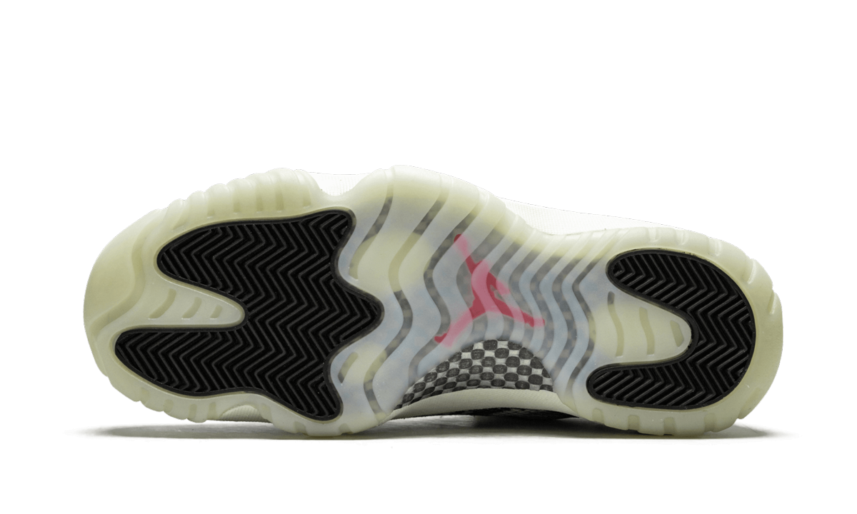 Air Jordan 11 Retro Low "Snakeskin Light Bone"