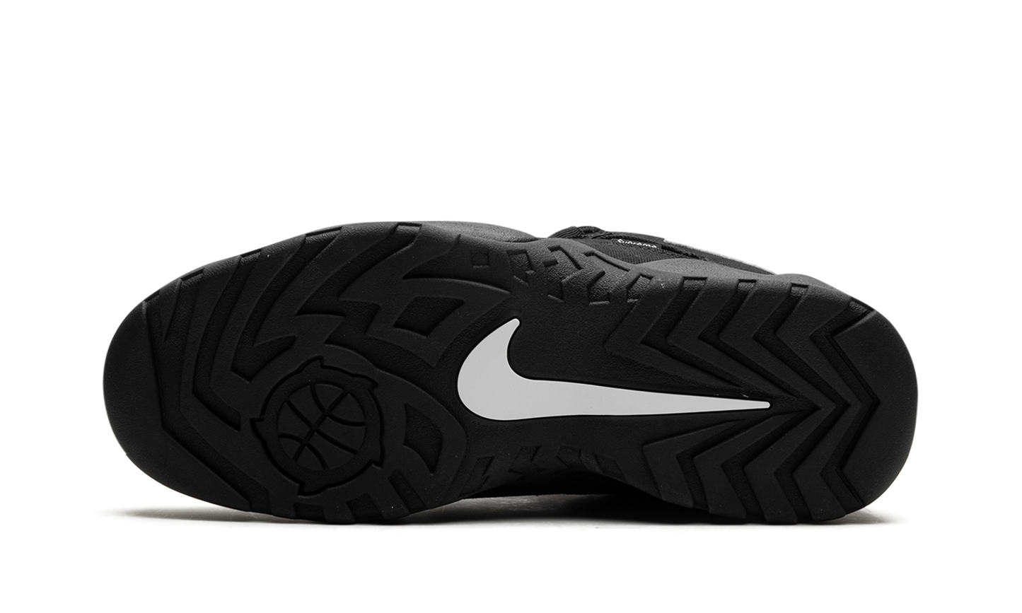 SB Darwin Low "Supreme - Black"