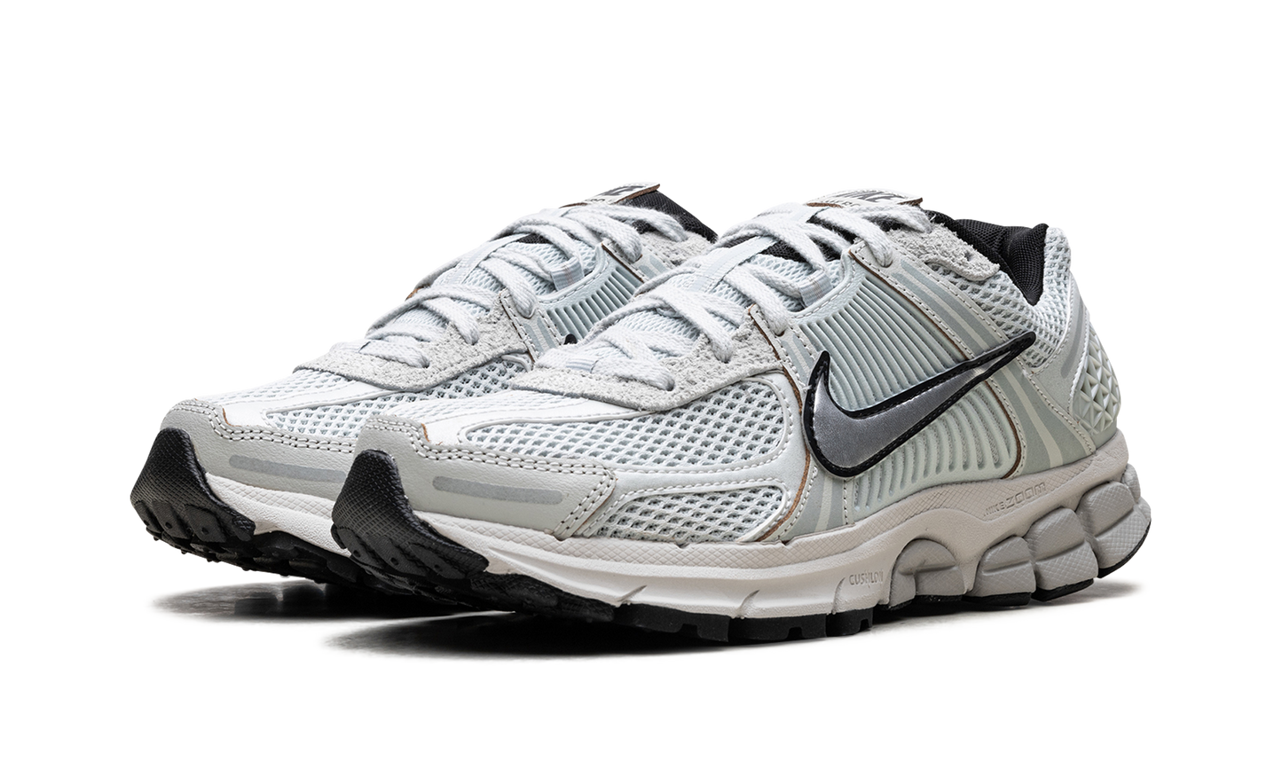 Zoom Vomero 5 WMNS "Light Silver Chrome"