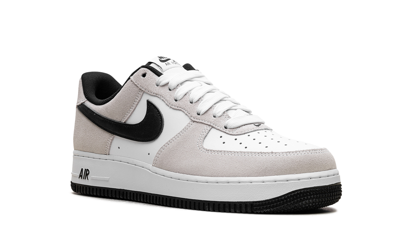 Air Force 1 Low '07 LV8 "White Black"