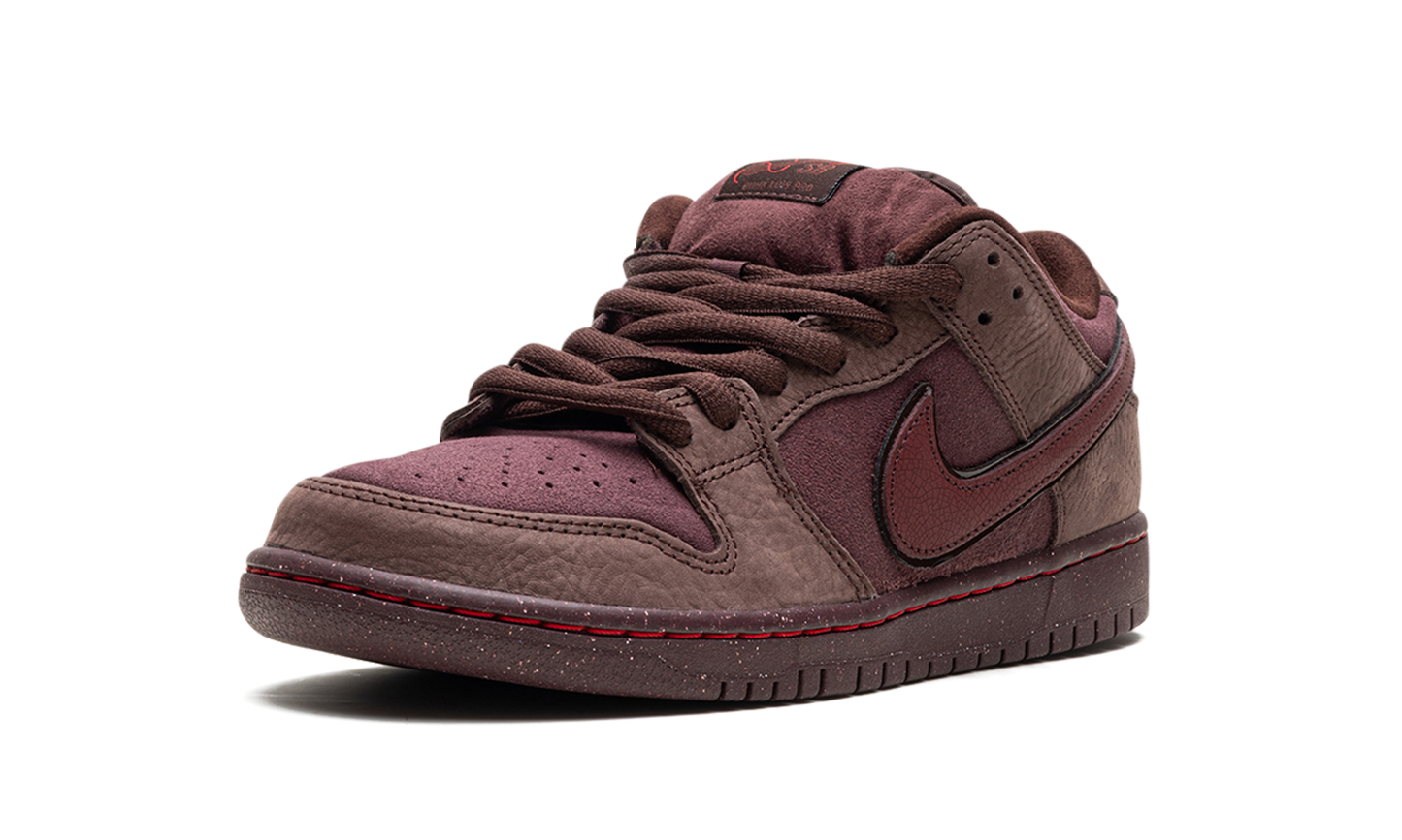 SB Dunk Low "City of Love"