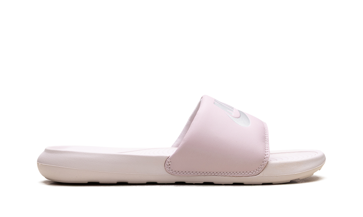 Victori One WMNS "Barely Rose"