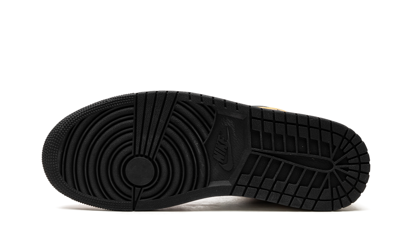 Air Jordan 1 Mid SE "Flight Club"