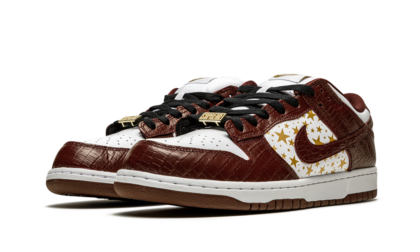 SB Dunk Low "Supreme - Stars - Barkroot Brown"